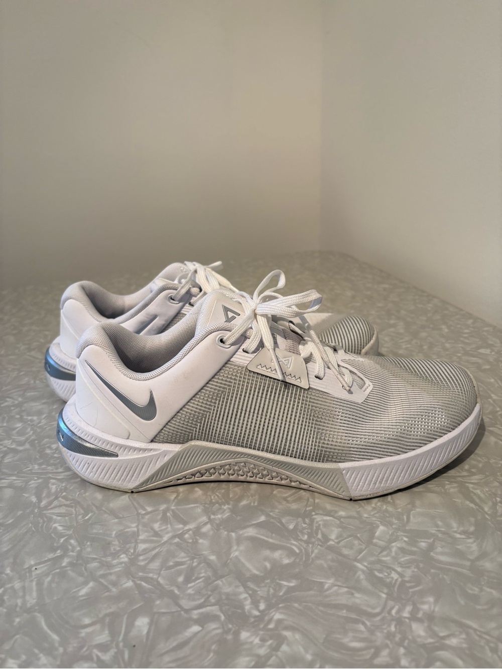 Nike Metcon 10: W 8.5 / M 7